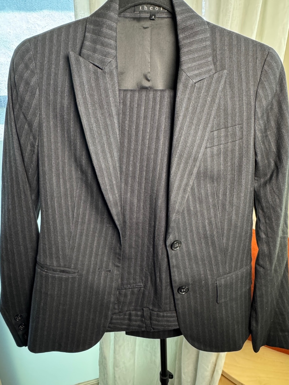 Theory 2pc Women’s Black Pinstripe Suit Jacket & Pant